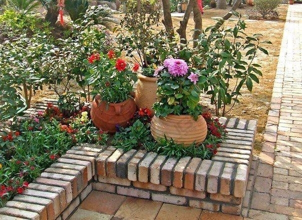 Клумбы из кирпича. Идеи.