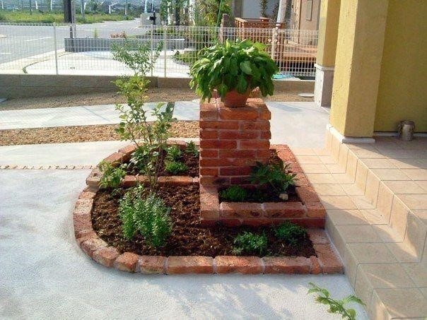 Клумбы из кирпича. Идеи.